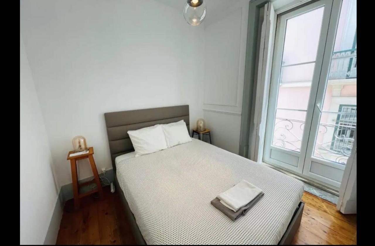 Beautiful And Stylish 5Br In The Heart Of Chiado Apartment ลิสบอน ภายนอก รูปภาพ